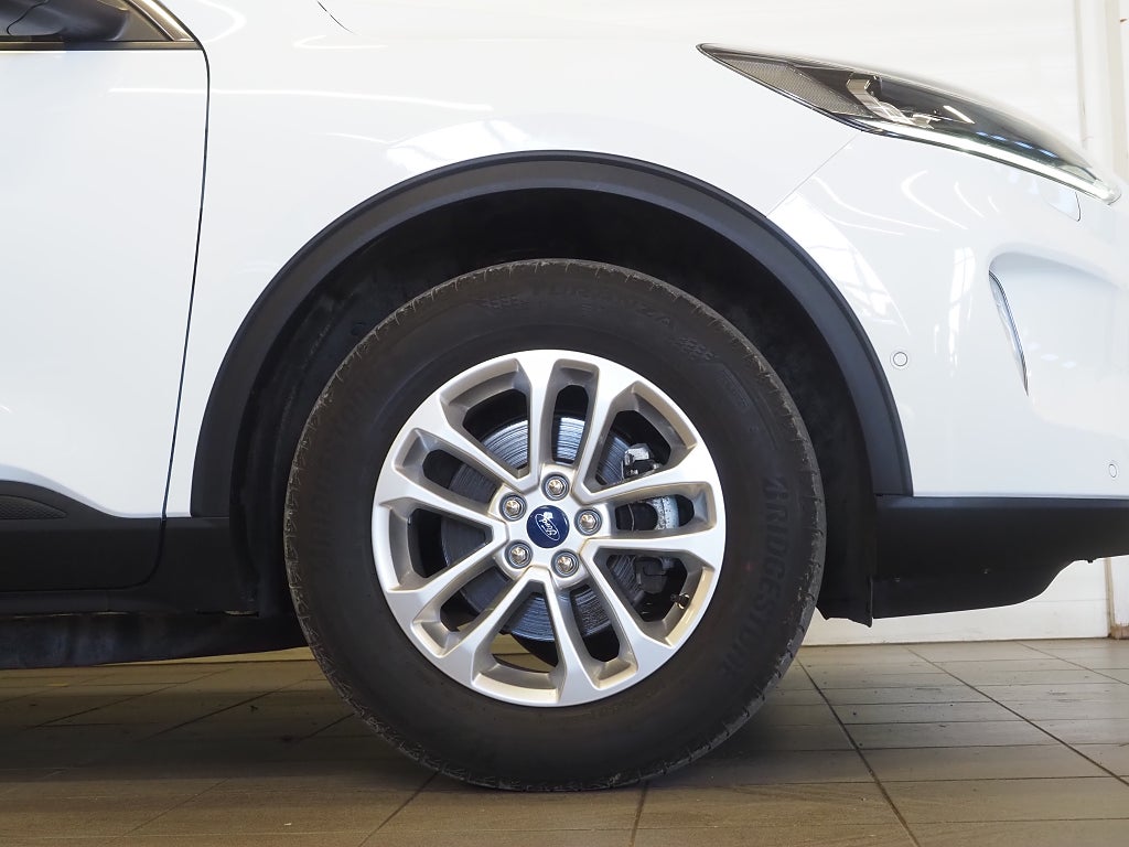 Ford Kuga Plug-In Hybrid 225hk E-CVT Titanium |Drag|Kamera|Navi| 2021