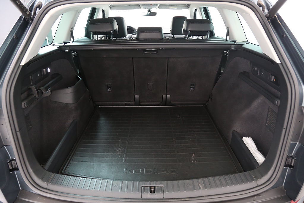 Skoda Kodiaq TSI 180 4X4 DSG STYLE *SE UTR* 360° Värmare Drag 2017