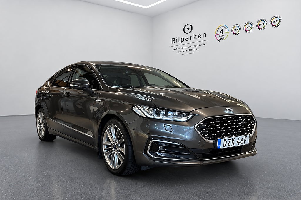 Ford Mondeo 2.0 EcoBlue | Vignale | Värmare, Kamera, Navi, Panorama