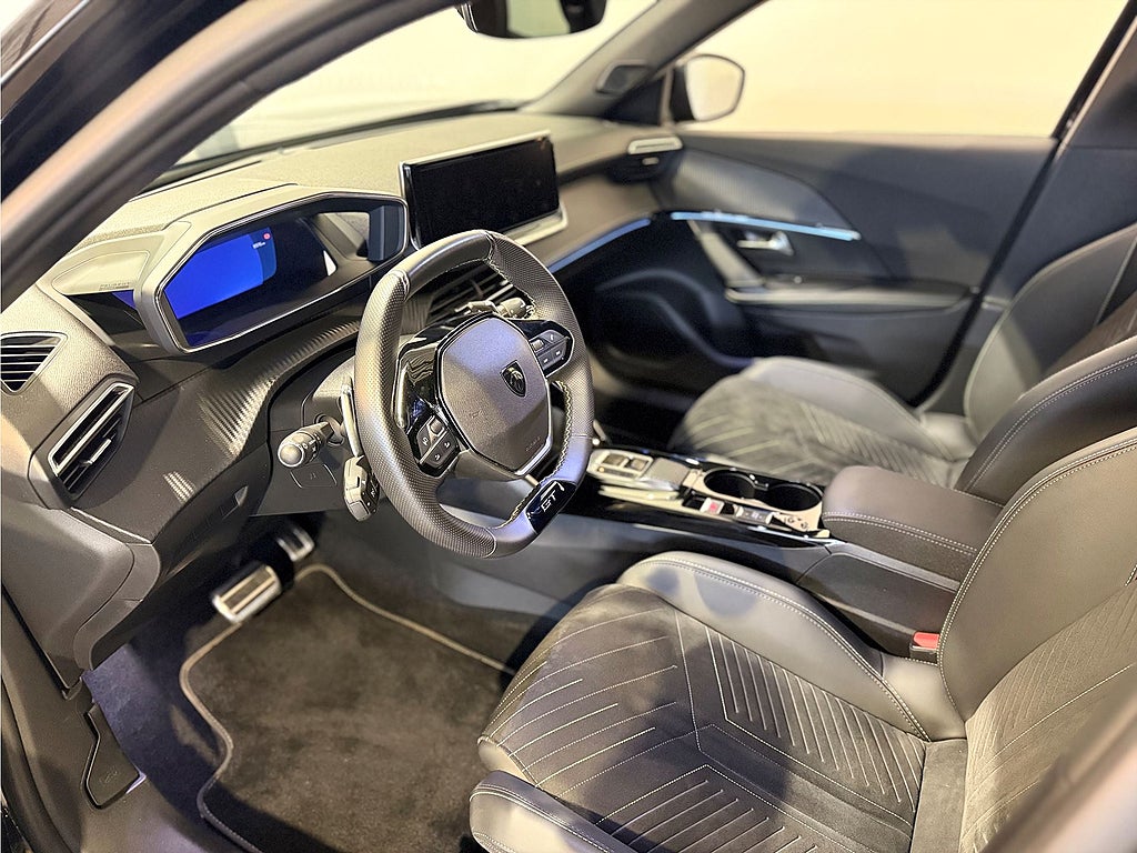 Bild på Peugeot 2008 GT 1.2 PT 130hk Aut - B-KAMERA, CARPLAY