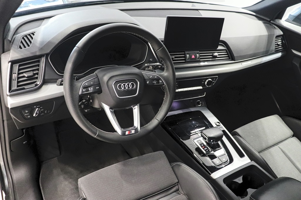 Audi Q5 TFSIe Q 367hk S-line 2023, kuva 7/10