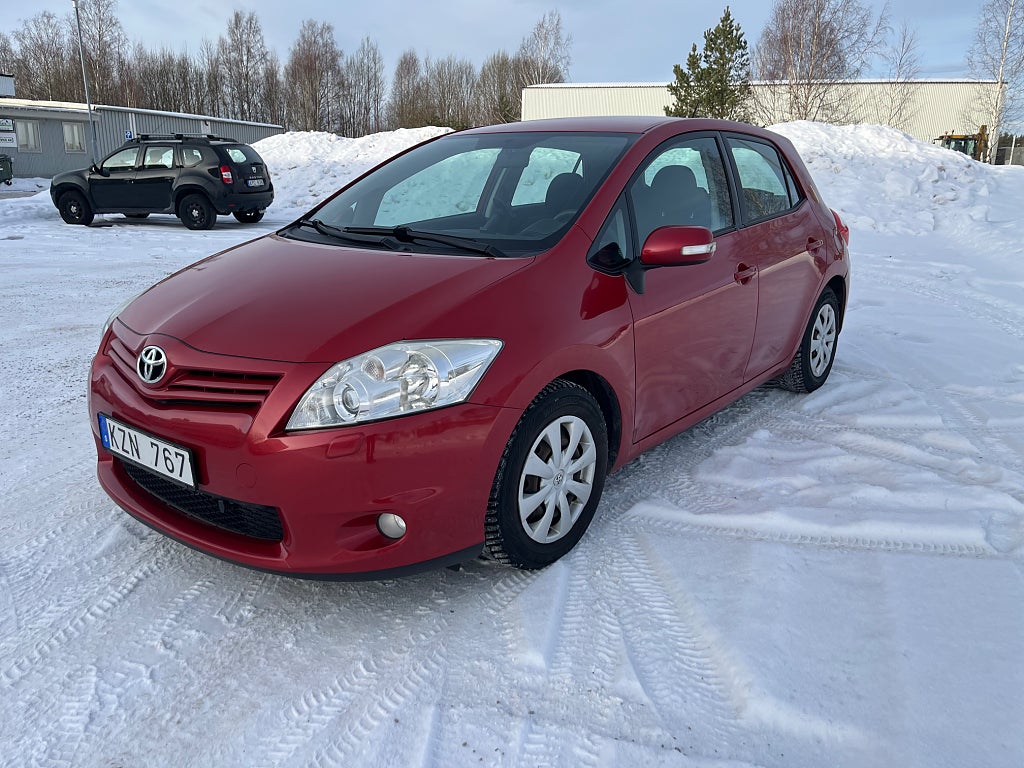 Toyota Auris 5-dörrar 1.4 D-4D Plus  RESERVERAD 