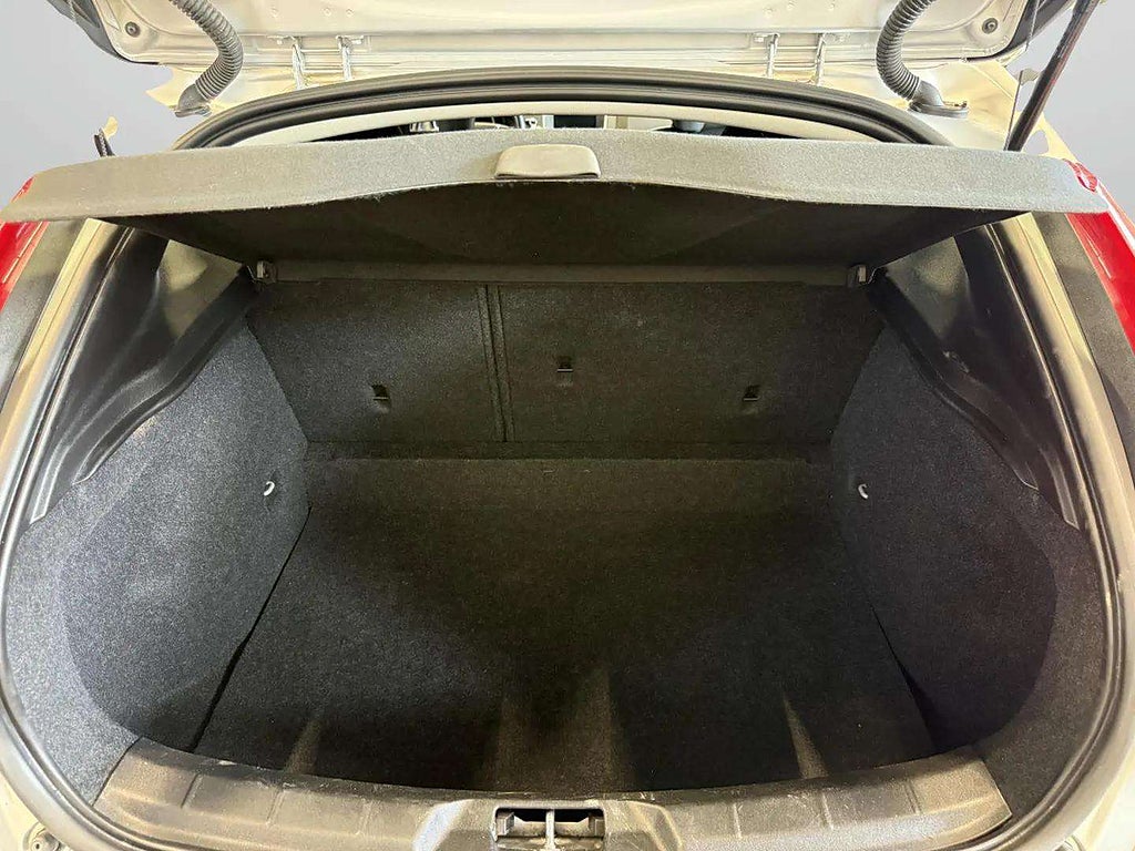 Volvo V40 D2 Momentum Gps Dragkrok V-Hjul Ny servad - miniatyr 15