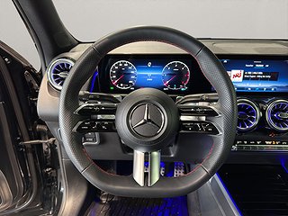 SUV Mercedes-Benz GLB 9 av 10