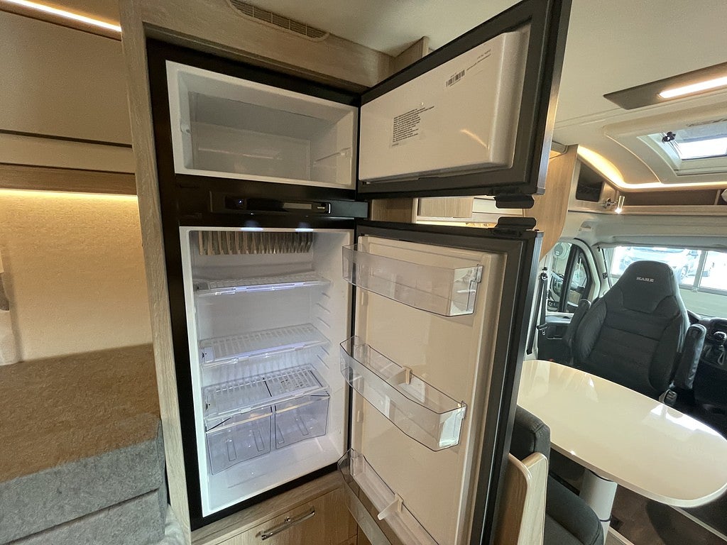 Kabe Classic 740 T / ALDE / Aut 180hk / 4400kg / Ugn / Badrum bak /  - Kabe