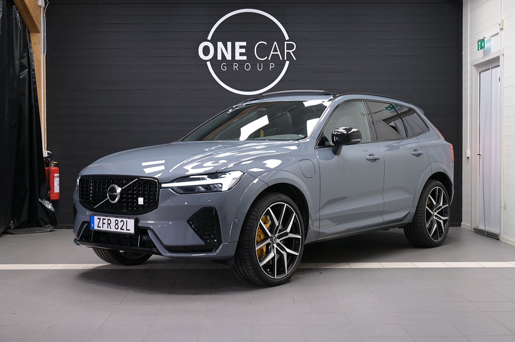 Volvo XC60 Recharge T8 Polestar Engineered AWD Pano B&W Drag