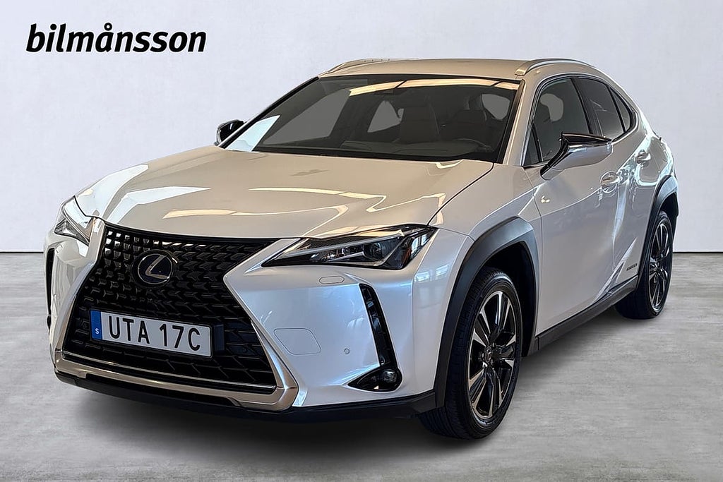 Lexus UX E-Four CVT