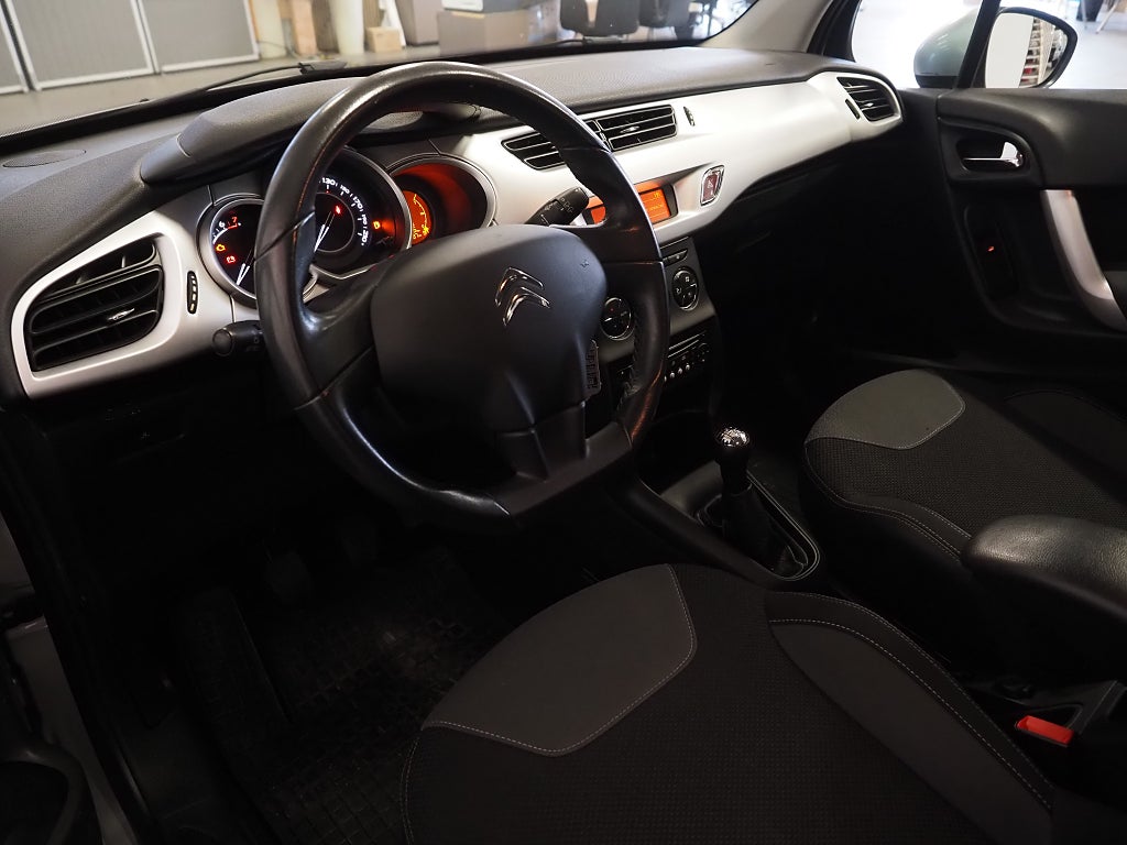 Citroën C3 1.2 VTi 82hk Motorvärmare P-Sensorer Kamrem bytt