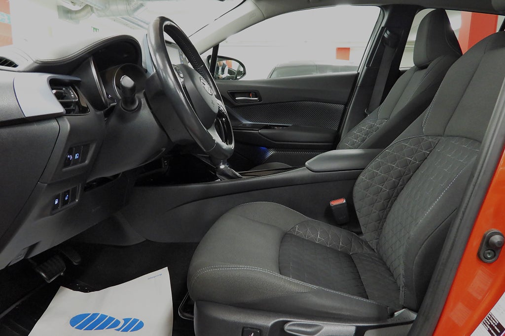 Toyota C-HR Hybrid CVT, 122hk, 2021