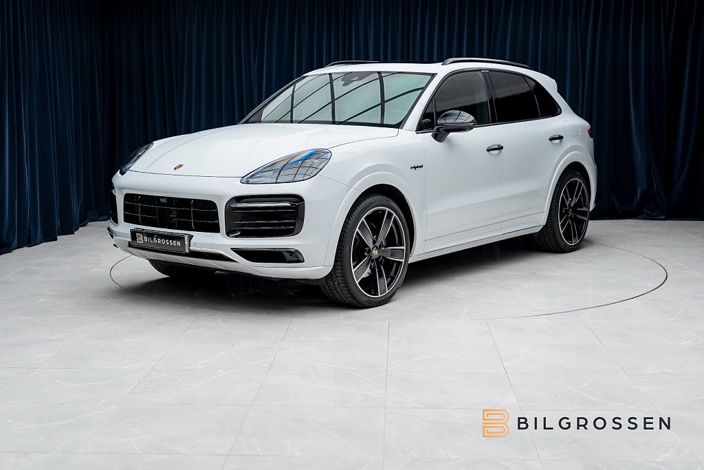 Porsche Cayenne E-Hybrid Platinum 3.99% Pano BOSE 360 Drag