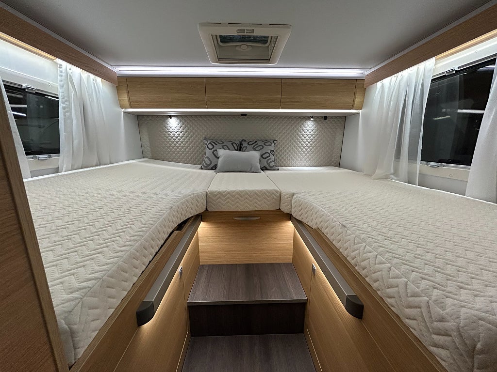 Adria Matrix 670 SL 60 Y /B-körkort/Taksäng/Automat/5 bältad - Adria