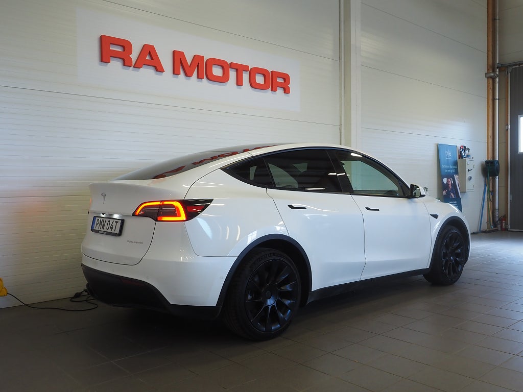 Tesla Model Y Long Range AWD 514hk Moms 20" Induction Pano 2021