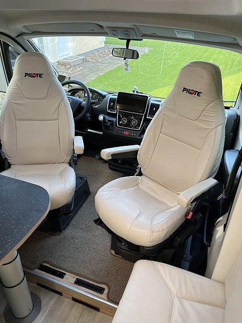 Pilote P740GJ 2018 - miniatyr 11