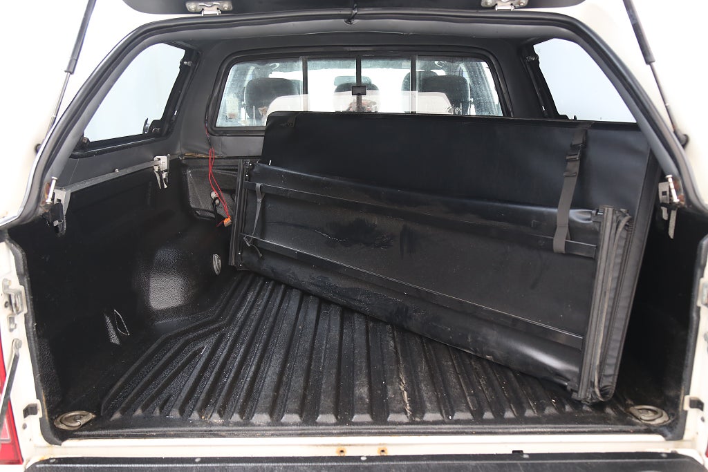 Isuzu D-Max Crew Cab 2,5 4WD 163hk Limited Edition Aut Kåpa Värmare 2015