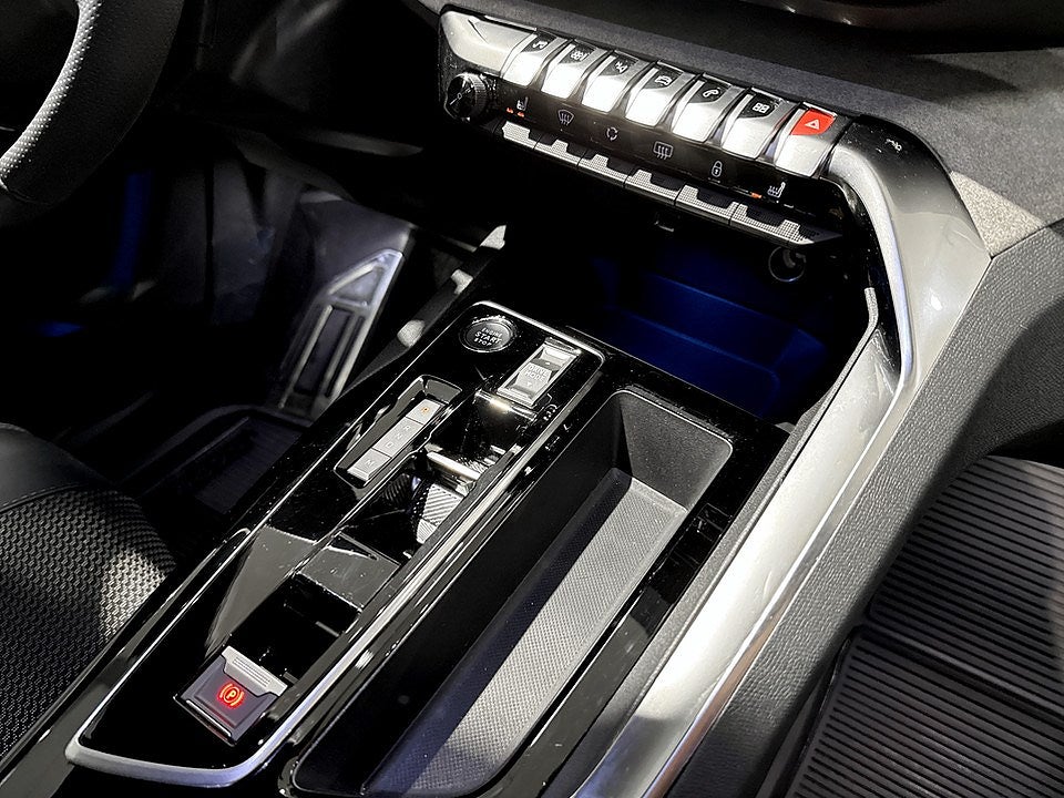 Bild på Peugeot 5008 GT 1.2 PT 130hk Aut - B-KAMERA, CARPLAY