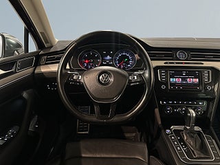 Volkswagen Passat Alltrack 2.0 TDI AWD CarPlay Drag Dvärm Kamera skinn SoV – bild 9