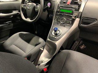 Halvkombi Toyota Auris 13 av 22