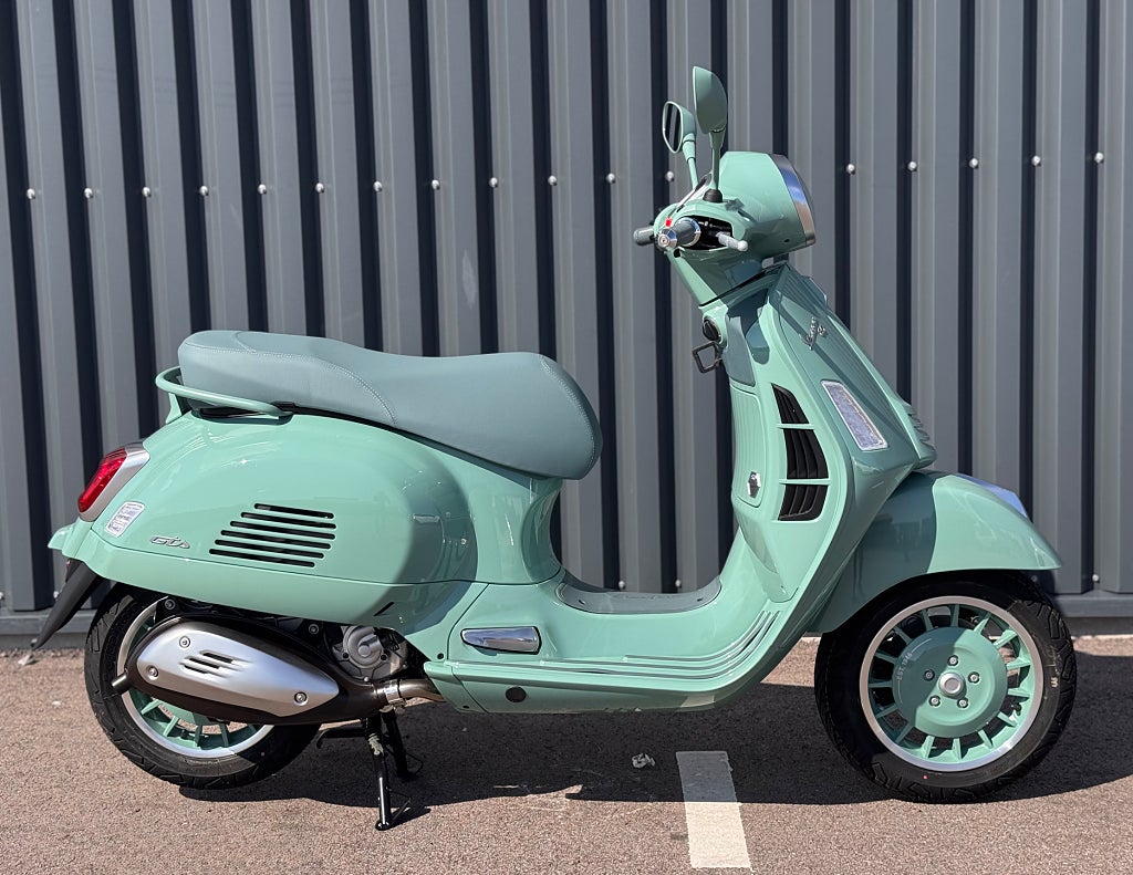 Vespa GTS 310 80th 