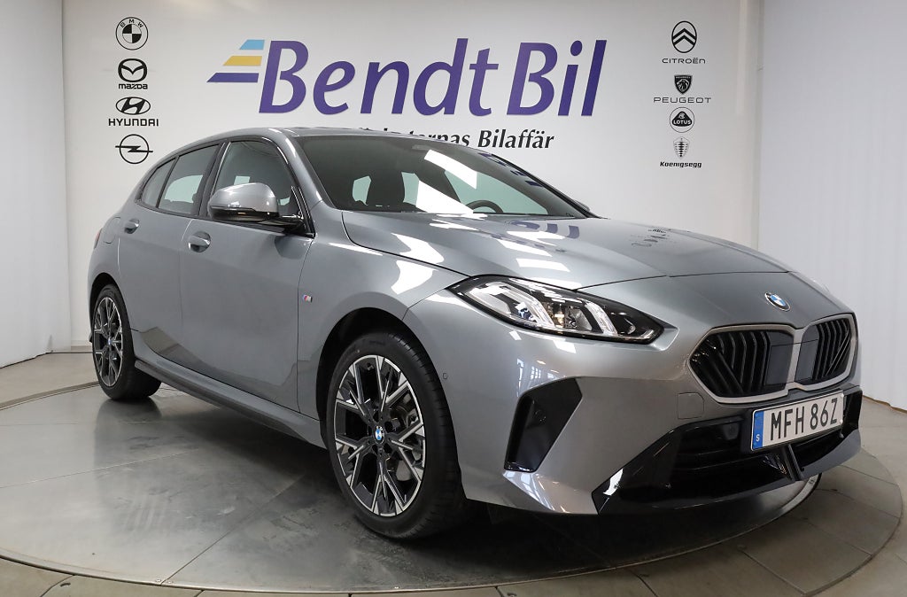 BMW 120 i | M Sport | Rattvärme | Backkamera | Steptronic