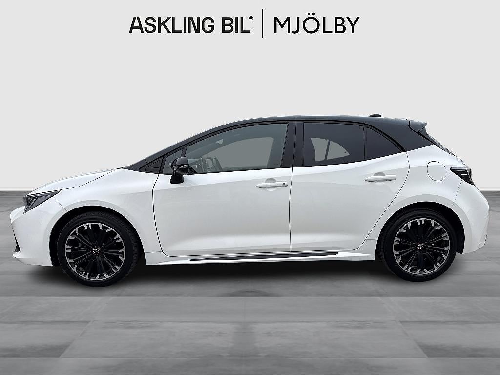 Toyota Corolla 2022 - miniatyr 3