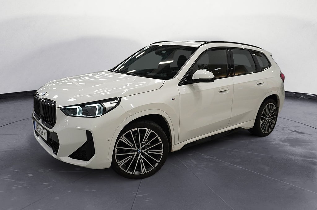 BMW X1 sDrive18i 3,65% ränta M-Sport Navi Innovation Panorama Head-Up 2
