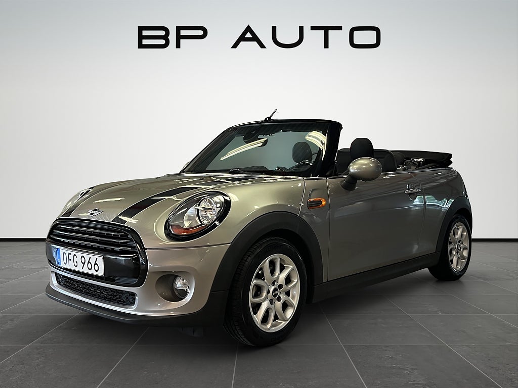 MINI Cooper Convertible Pepper Automat Cab Nyservad Navi Sensorer