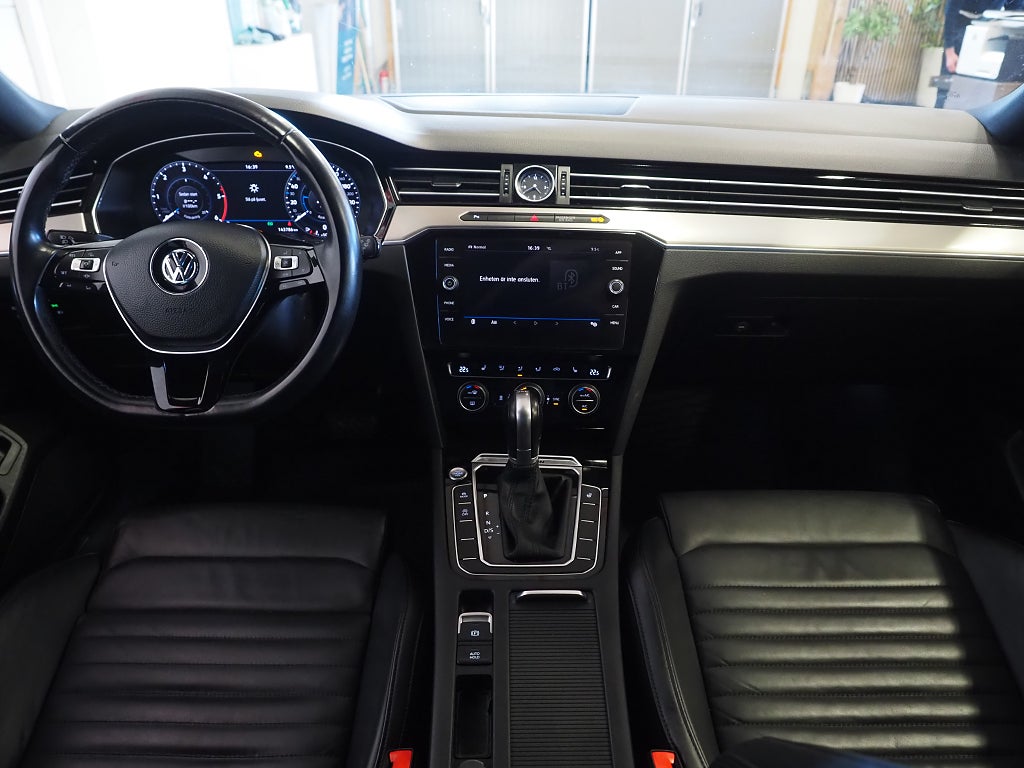 Volkswagen Passat SC 2.0 TDI 4Motion R-Line Cockpit Läder D-Värm Drag Nav