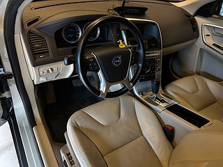 Volvo XC60 D5 AWD Summum Dragkrok/Skinn/D-Värm/SoV/P-sens