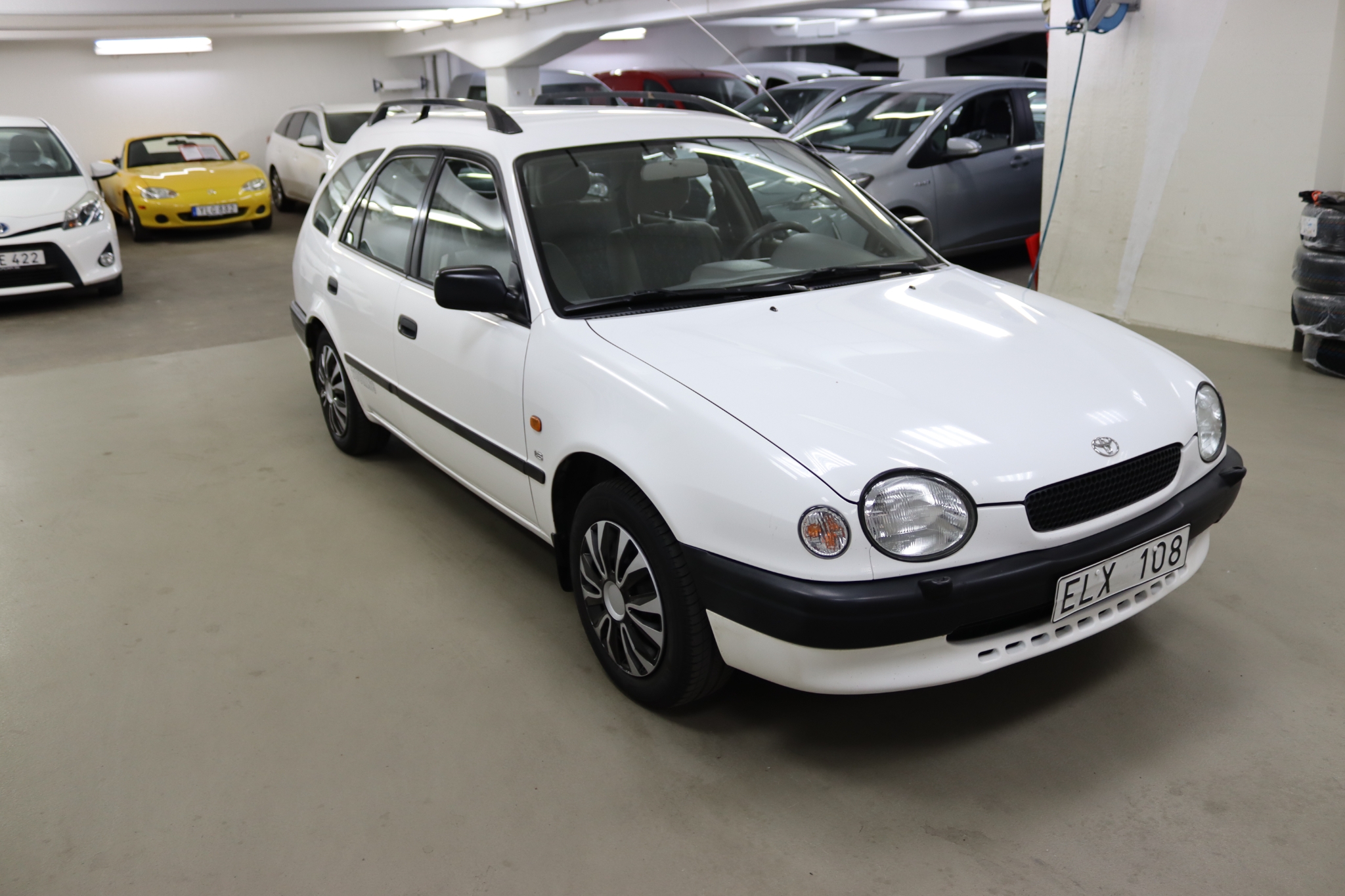 Toyota Corolla Kombi 1.6 110 hk 1998, bild 5/63