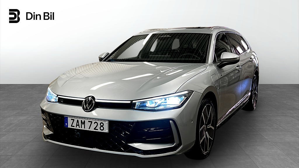 Volkswagen Passat eHybrid 272hk DSG6 R-LINE SWE Pano Phev Drag