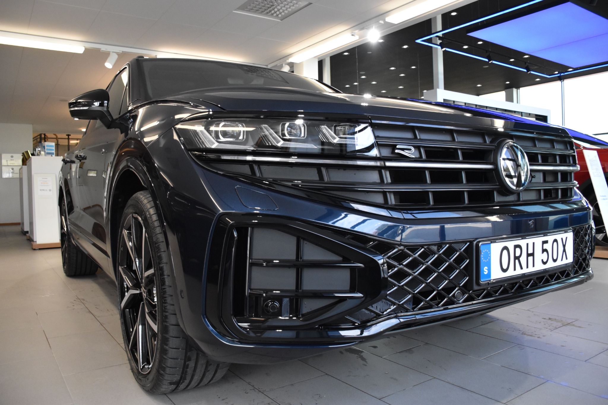 Volkswagen Touareg 286hk 4M R-line Black 2026, bild 4/54