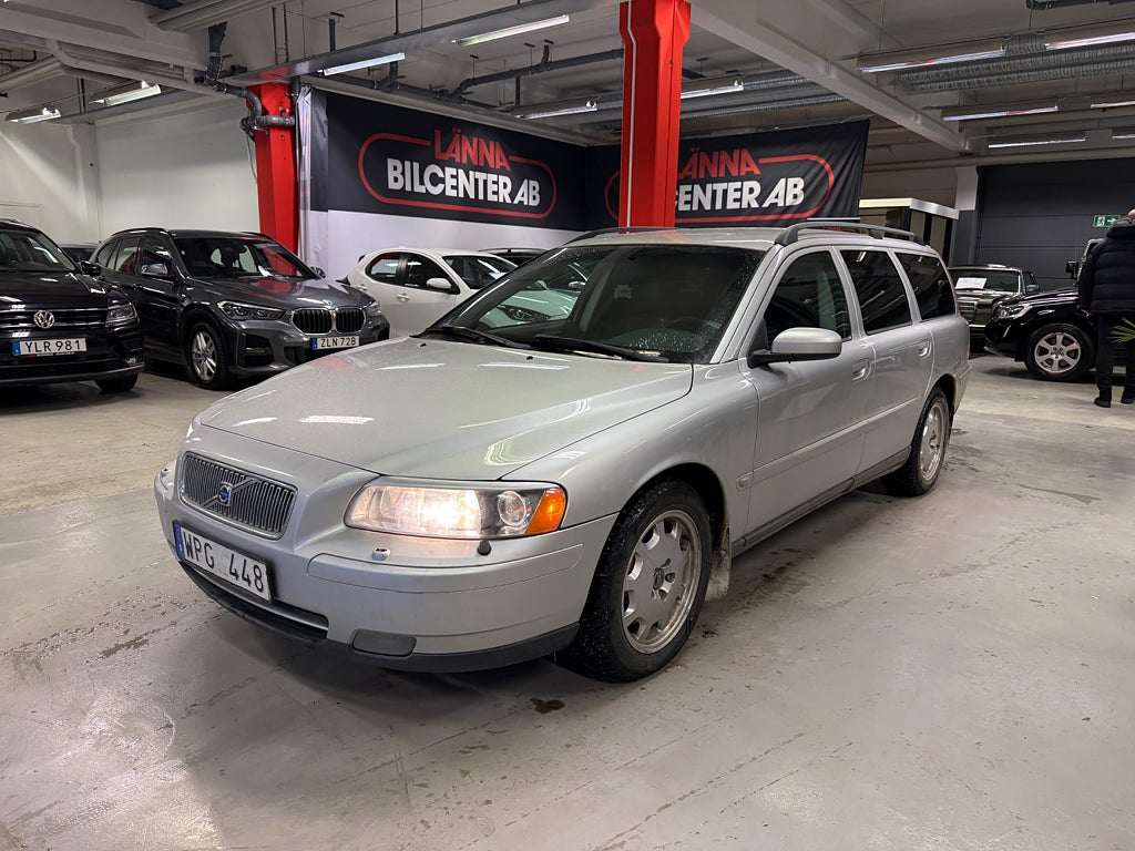 Volvo V70 2.5T Automat Dragkrok Låg års 210hk