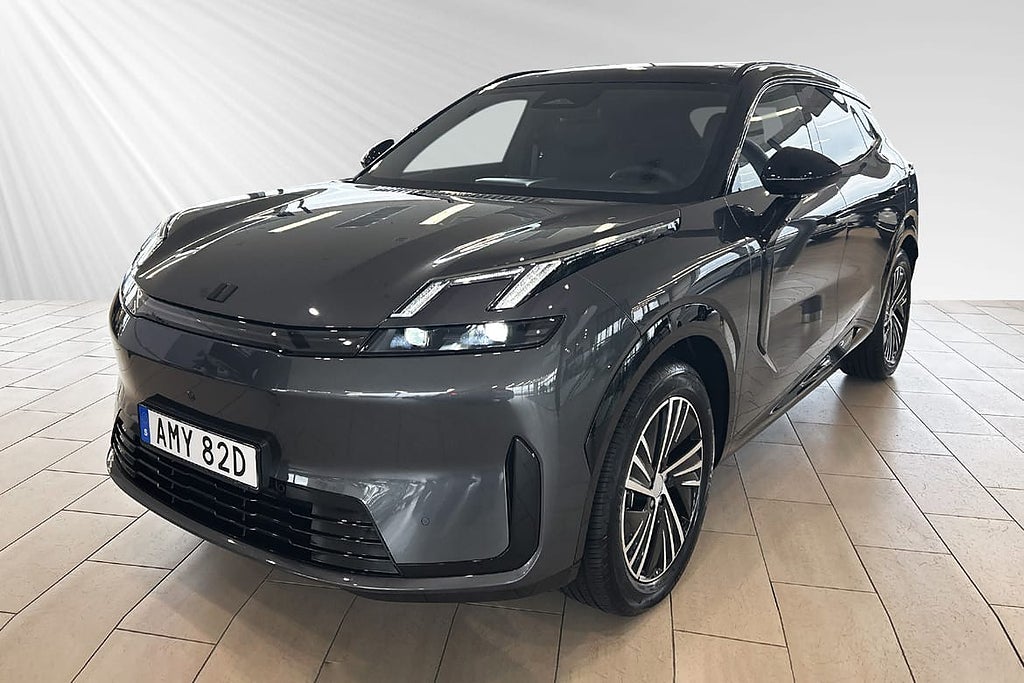Lynk & Co 08 Core PHEV