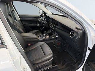 Alfa Romeo Stelvio 2.0 Turbo 16V Q4 S&V-hjul MoK-värm Kamera Rattvärme – bild 10