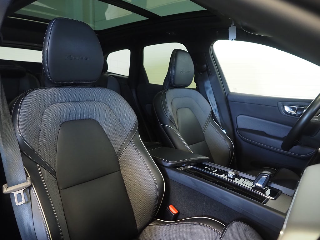 Volvo XC60 T8 Twin Engine 392hk AWD  R-Design |Drag|Pano|Navi|21"| 2020