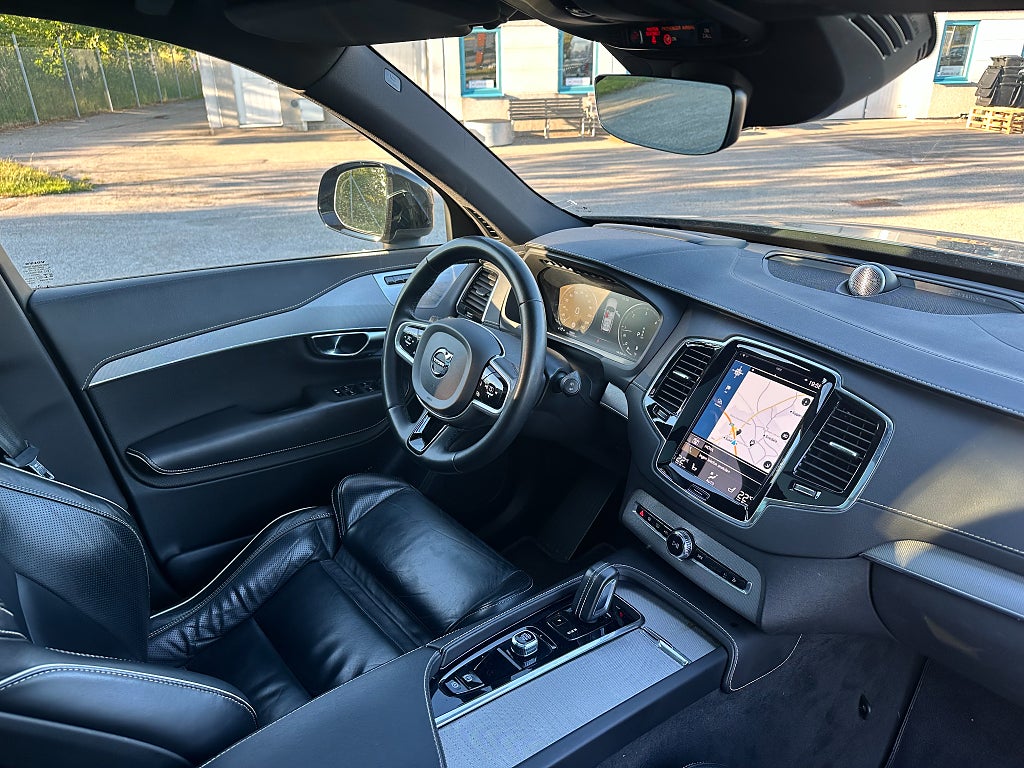 Volvo XC90 B5 AWD R-Design Pro Edition / 7sits