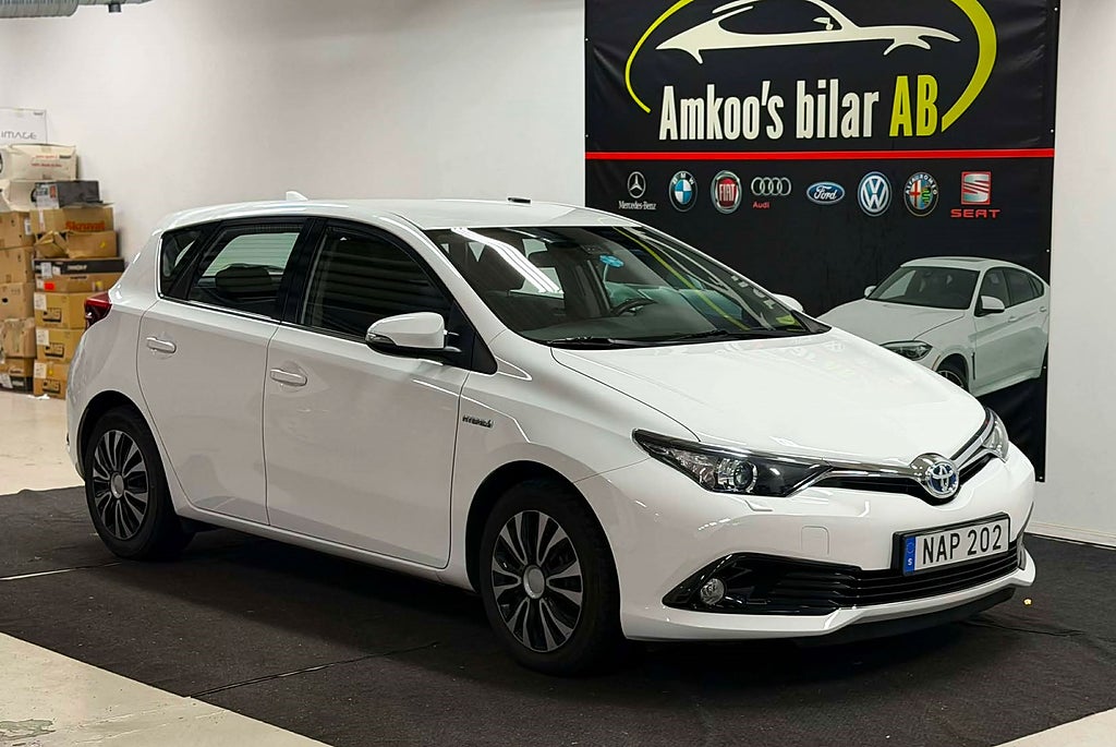 Toyota Auris Hybrid e-CVT Active Euro 6 Låga mil