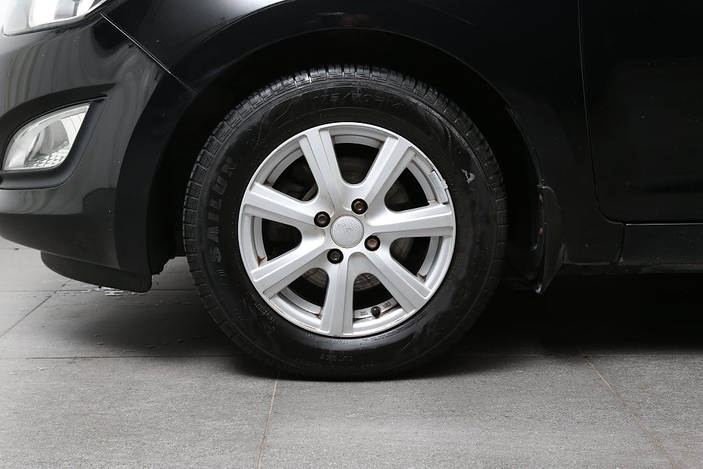 Hyundai i20 1,2 84hk Select 5dr Nybesikt l Nyservad l Drag l Motorv 2015