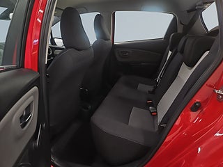 Toyota Yaris 5-dörrar 1.5 VVT-iE Active S&V-Hjul/Backkamera/Mvärm – bild 13