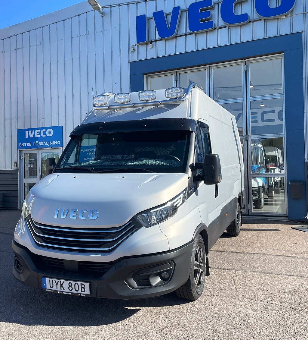 Iveco Daily 35-140 Skåpbil 2.3 12m3 Silver metallic ex utr