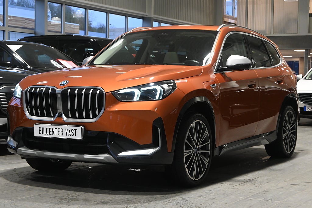 BMW X1 xDrive 30e 326hk Xline *HJULKAMPANJ* Pano Drag HUD Läder H/K