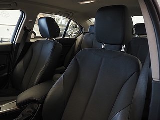 Sedan BMW 320 14 av 21