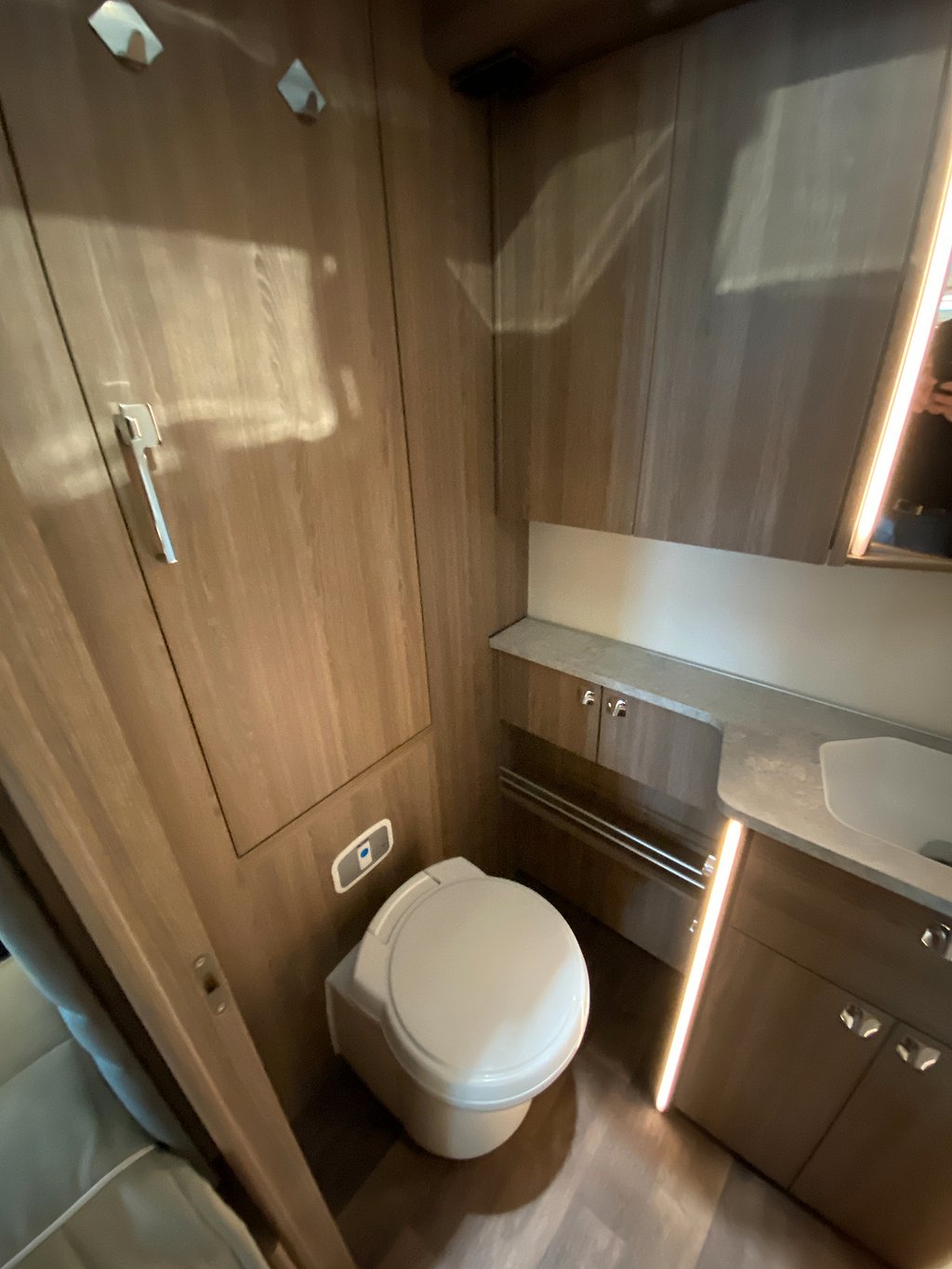 Kabe TMX 880 LT /Automat/AC/Solcell/ALDE/Taksäng/Ugn/5 bältad - Kabe