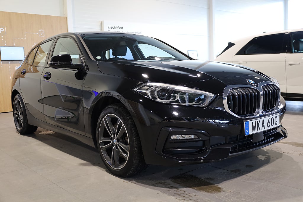 BMW 118I Sportline AUT Navi CarPlay PDC Rattvärme 2022