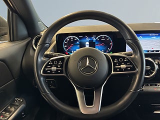 Mercedes-Benz GLA 200 d Progressive Line Aut Mvärm Bkamera Widescreen S&V – bild 9