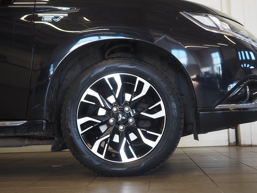 Mitsubishi Outlander PHEV 4WD CVT Comfort Drag Kamera 2017