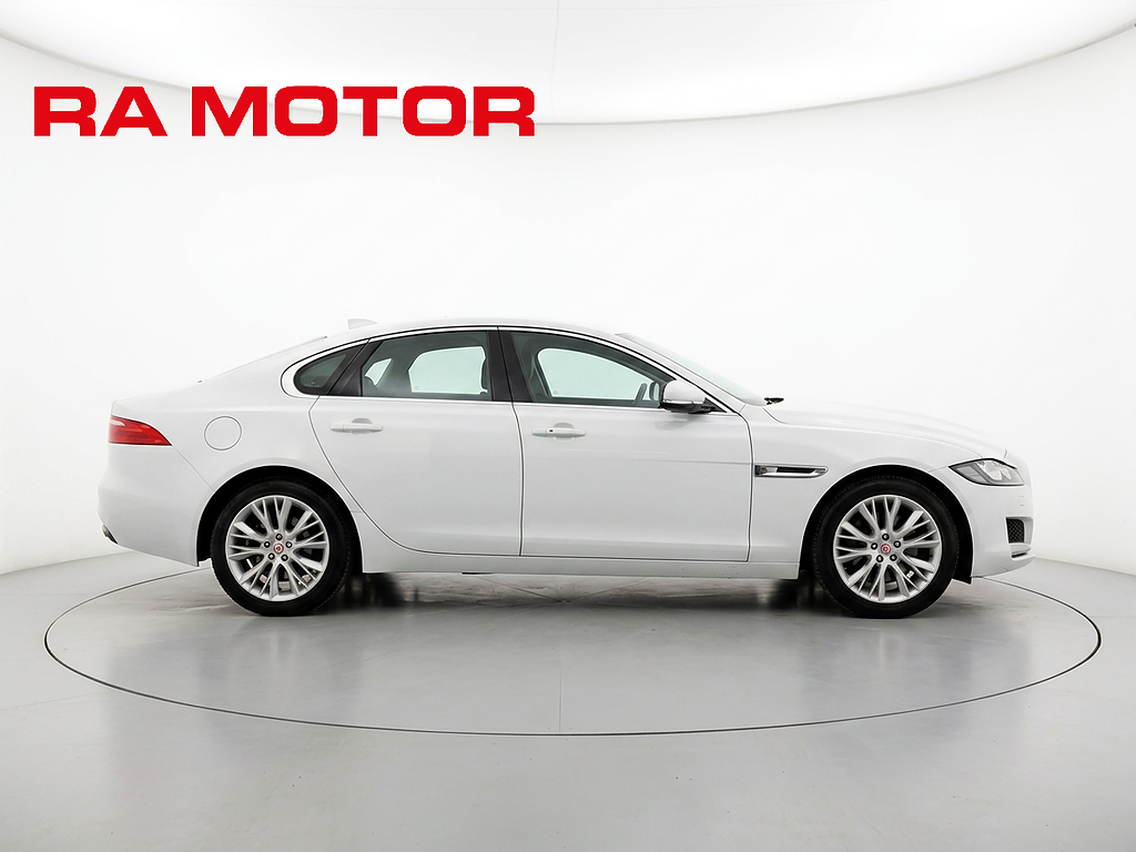 Jaguar XF 2.2 TDi4 | Kamera | Comfort Edi | Keyless | Navi 2015