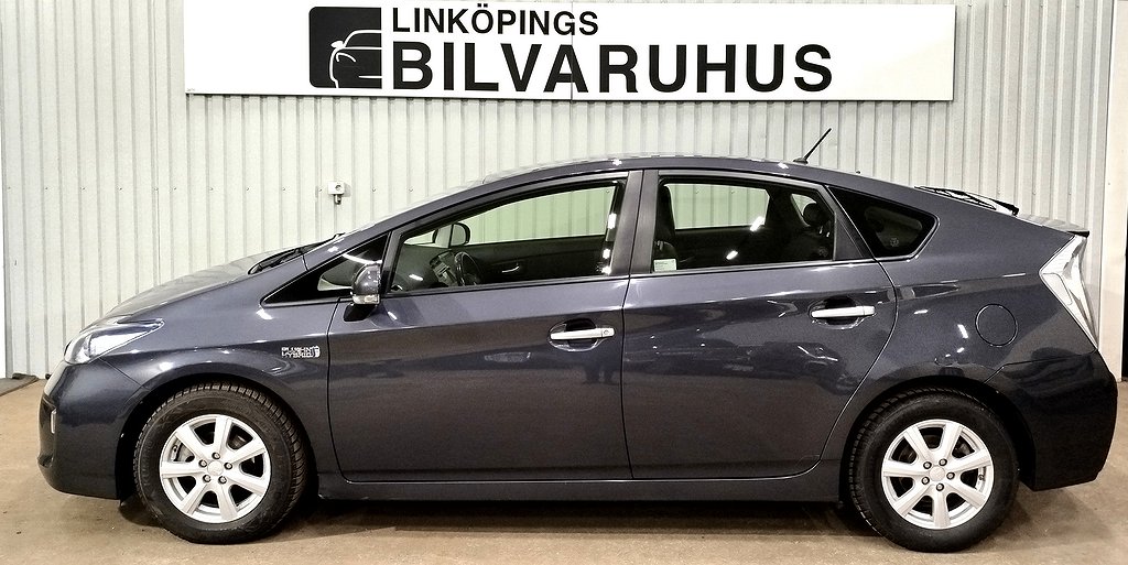 Toyota Prius Plug-in Hybrid 1.8 VVT-i +3JM Plug-in CVT 