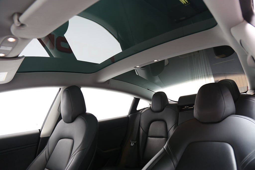 Tesla Model 3 Long Range AWD | Pano | B-Kamera | Skinn | 2019