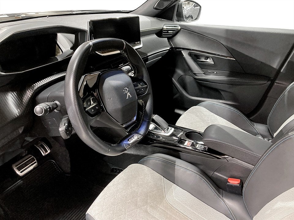 Bild på Peugeot E-2008 GT 50kWh 136hk Aut - B-KAMERA, CARPLAY
